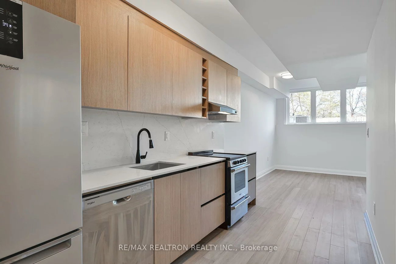101, Sophia St W, Queen's Park, Barrie