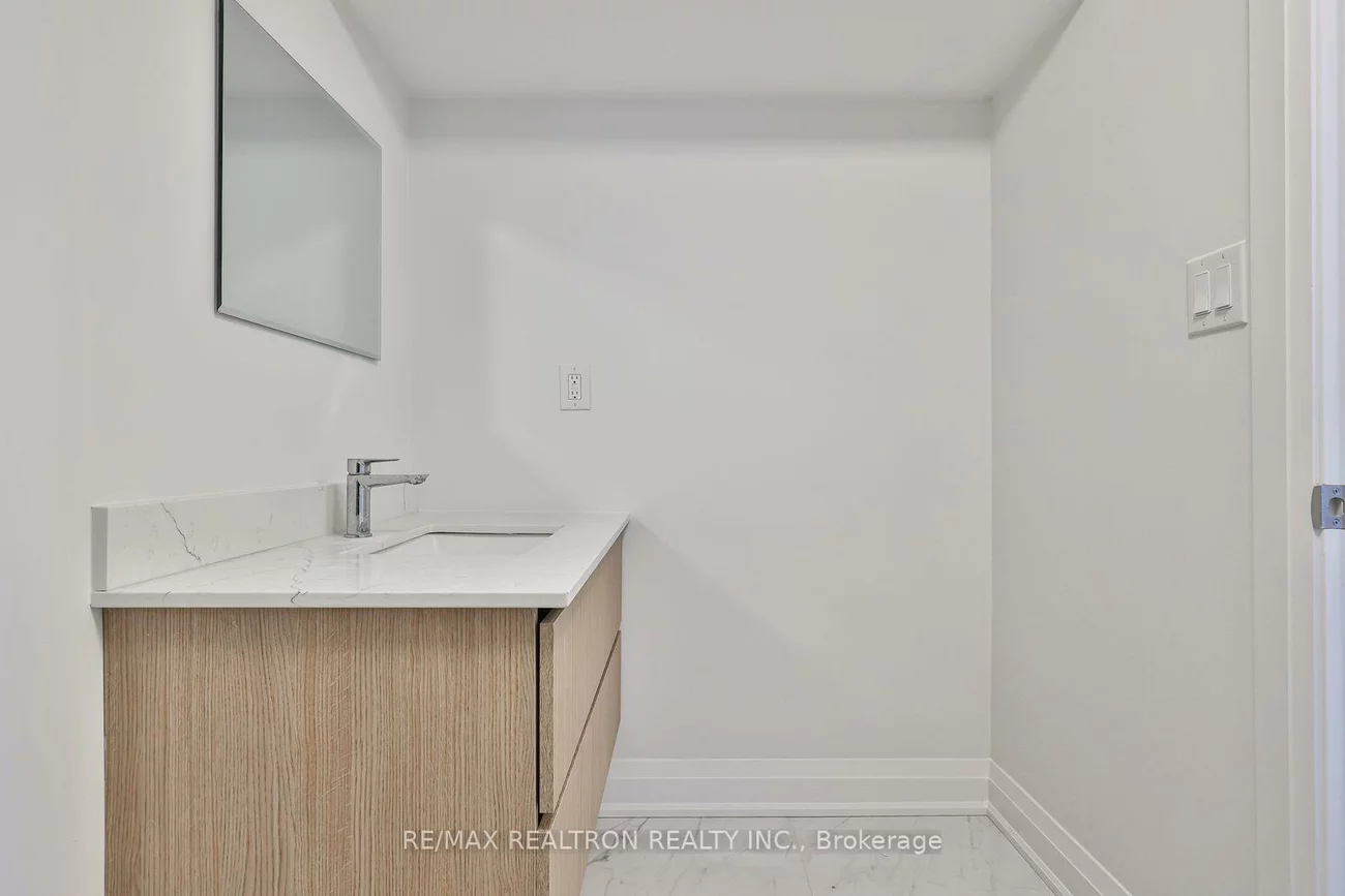 101, Sophia St W, Queen's Park, Barrie