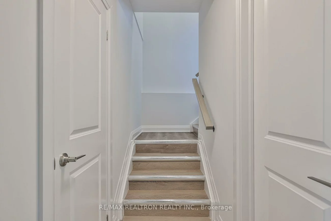 101, Sophia St W, Queen's Park, Barrie