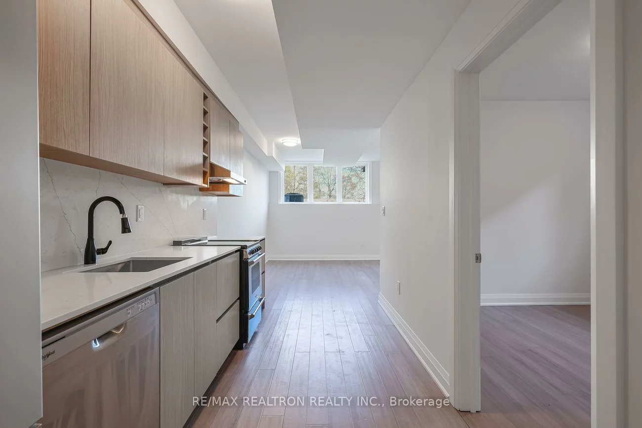 101, Sophia St W, Queen's Park, Barrie
