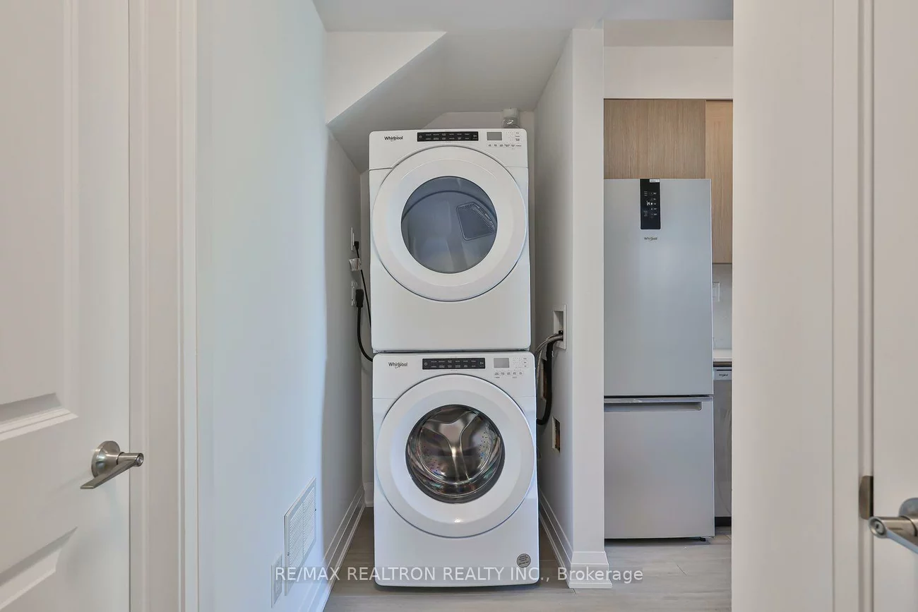 101, Sophia St W, Queen's Park, Barrie