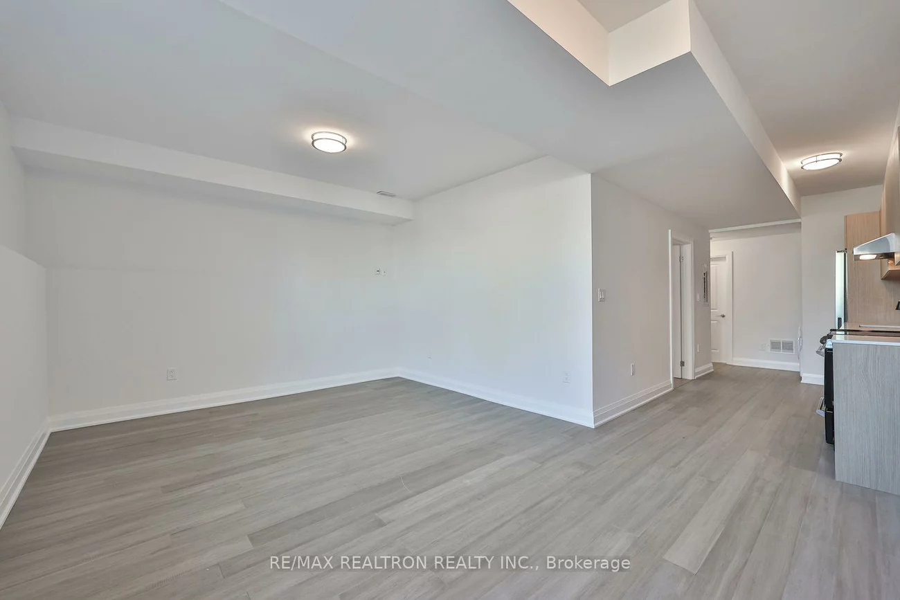 101, Sophia St W, Queen's Park, Barrie