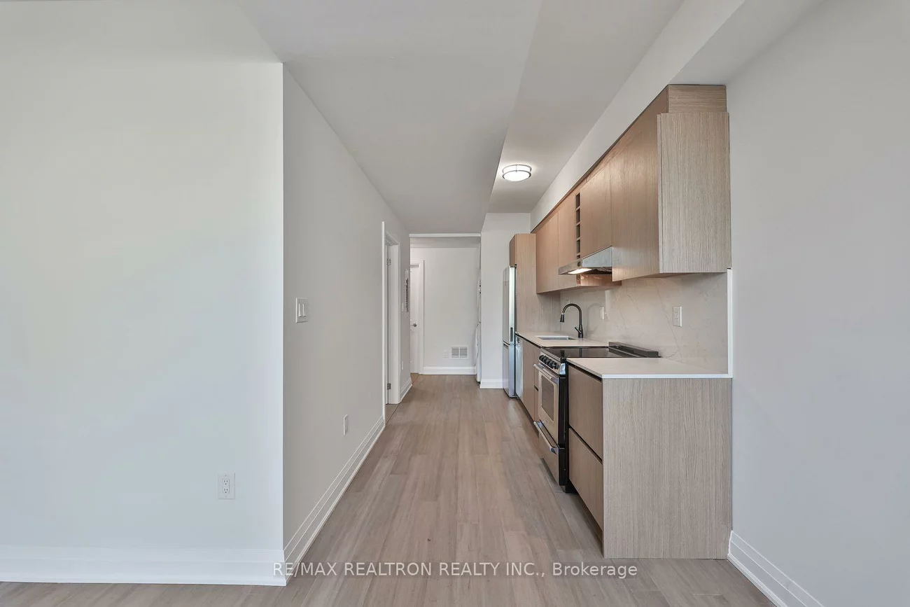 101, Sophia St W, Queen's Park, Barrie