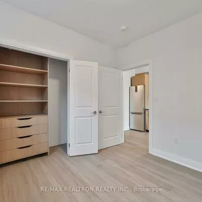 101, Sophia St W, Queen's Park, Barrie