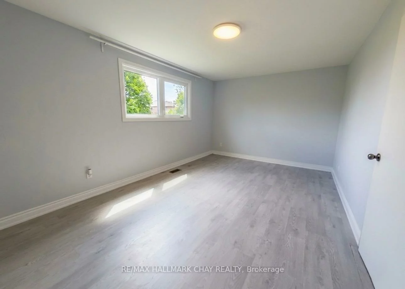 19, Carol, Allandale Heights, Barrie