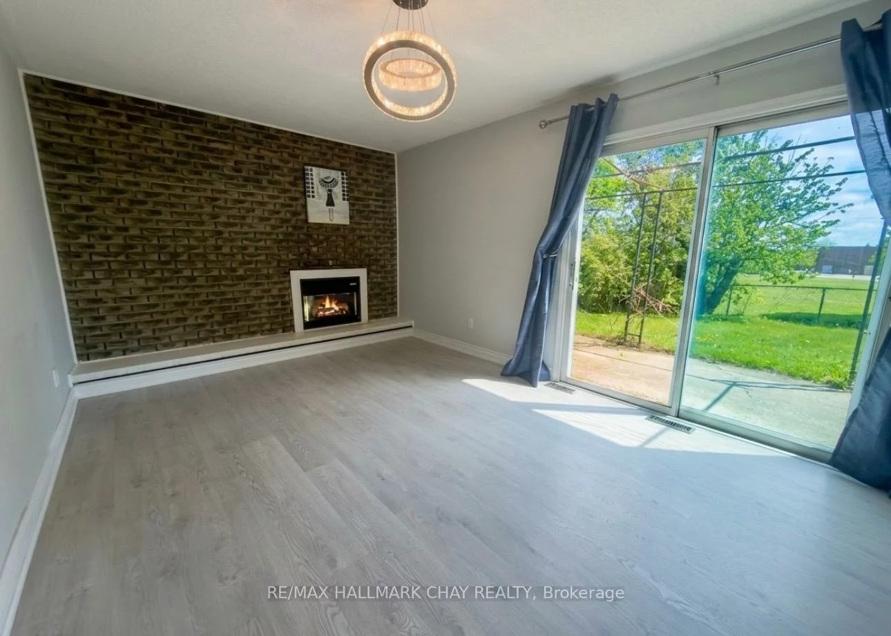 19, Carol, Allandale Heights, Barrie