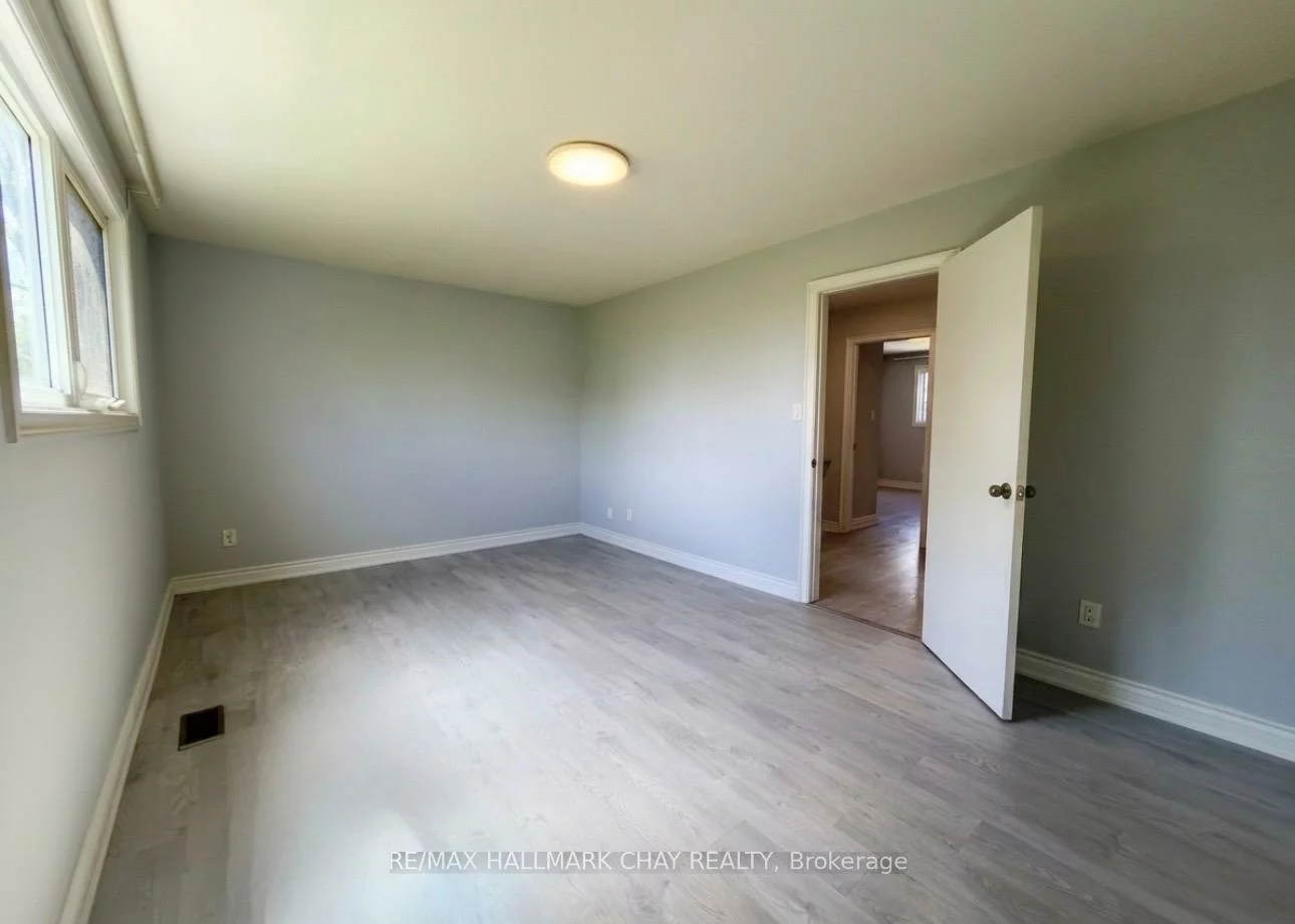 19, Carol, Allandale Heights, Barrie