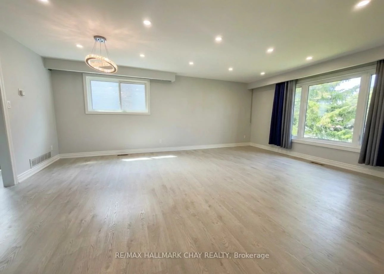 19, Carol, Allandale Heights, Barrie
