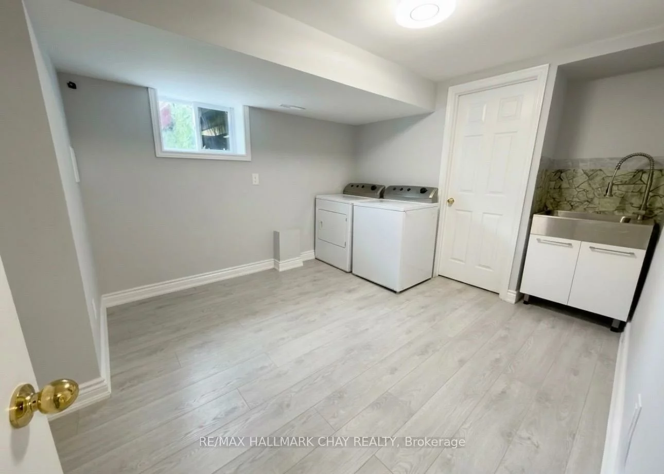 19, Carol, Allandale Heights, Barrie