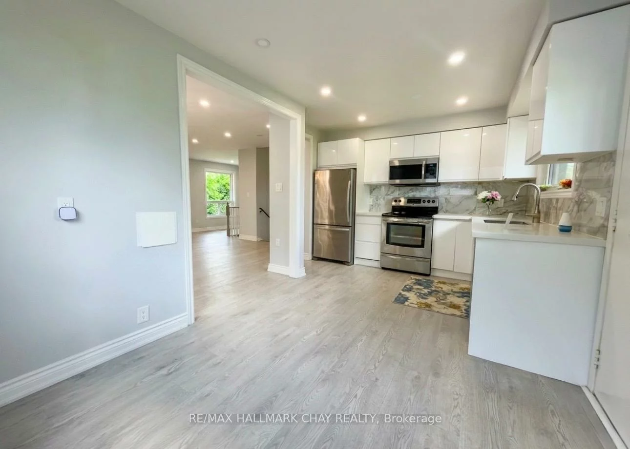 19, Carol, Allandale Heights, Barrie