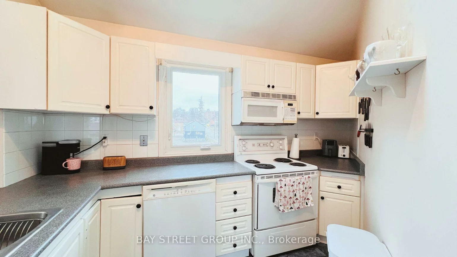 66, Maple, City Centre, Barrie