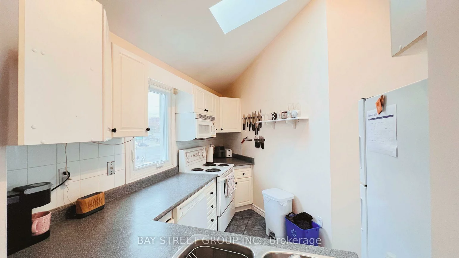 66, Maple, City Centre, Barrie