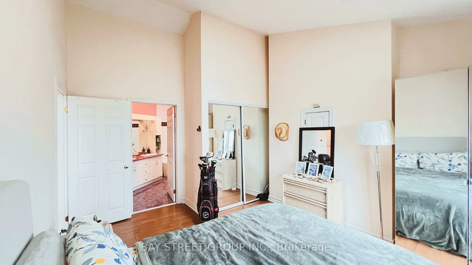 66, Maple, City Centre, Barrie