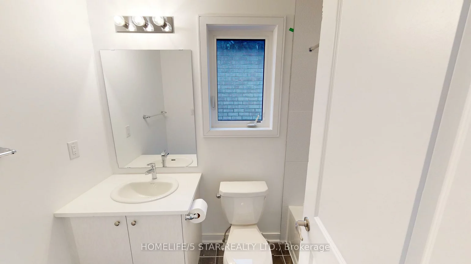 126, Blue Forest, Innis-Shore, Barrie