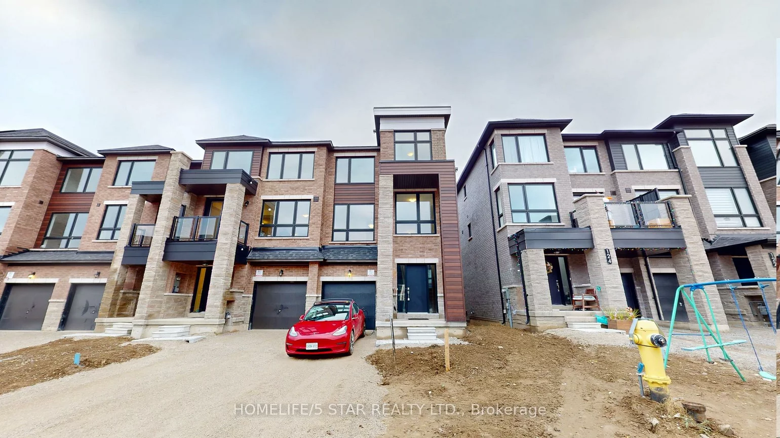 126, Blue Forest, Innis-Shore, Barrie