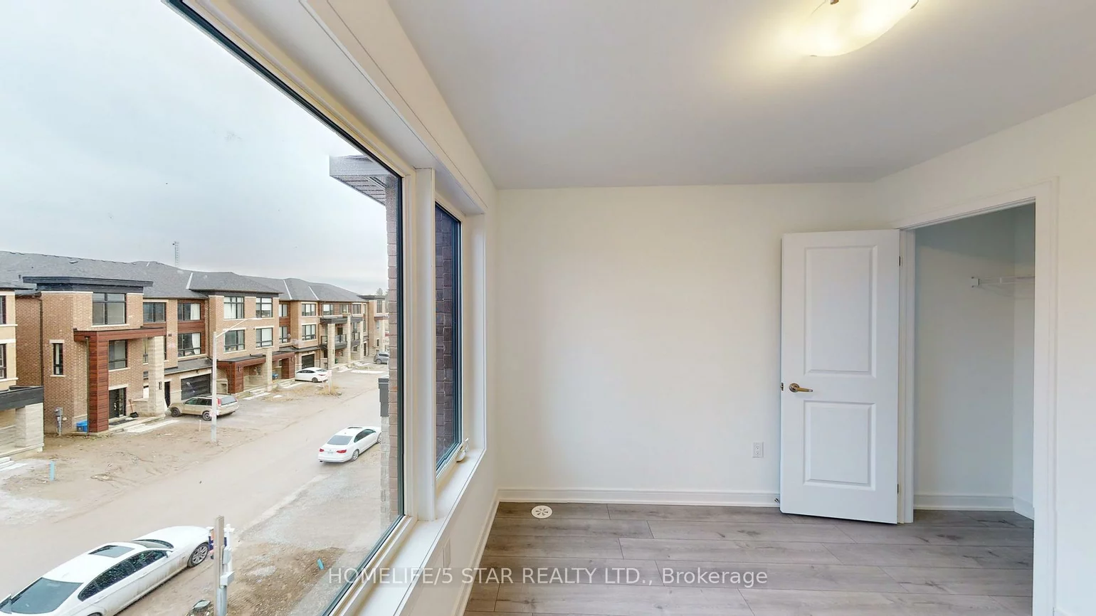 126, Blue Forest, Innis-Shore, Barrie