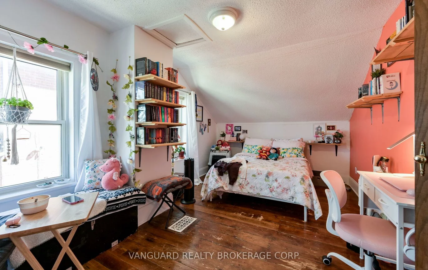 103, Mulcaster, Codrington, Barrie