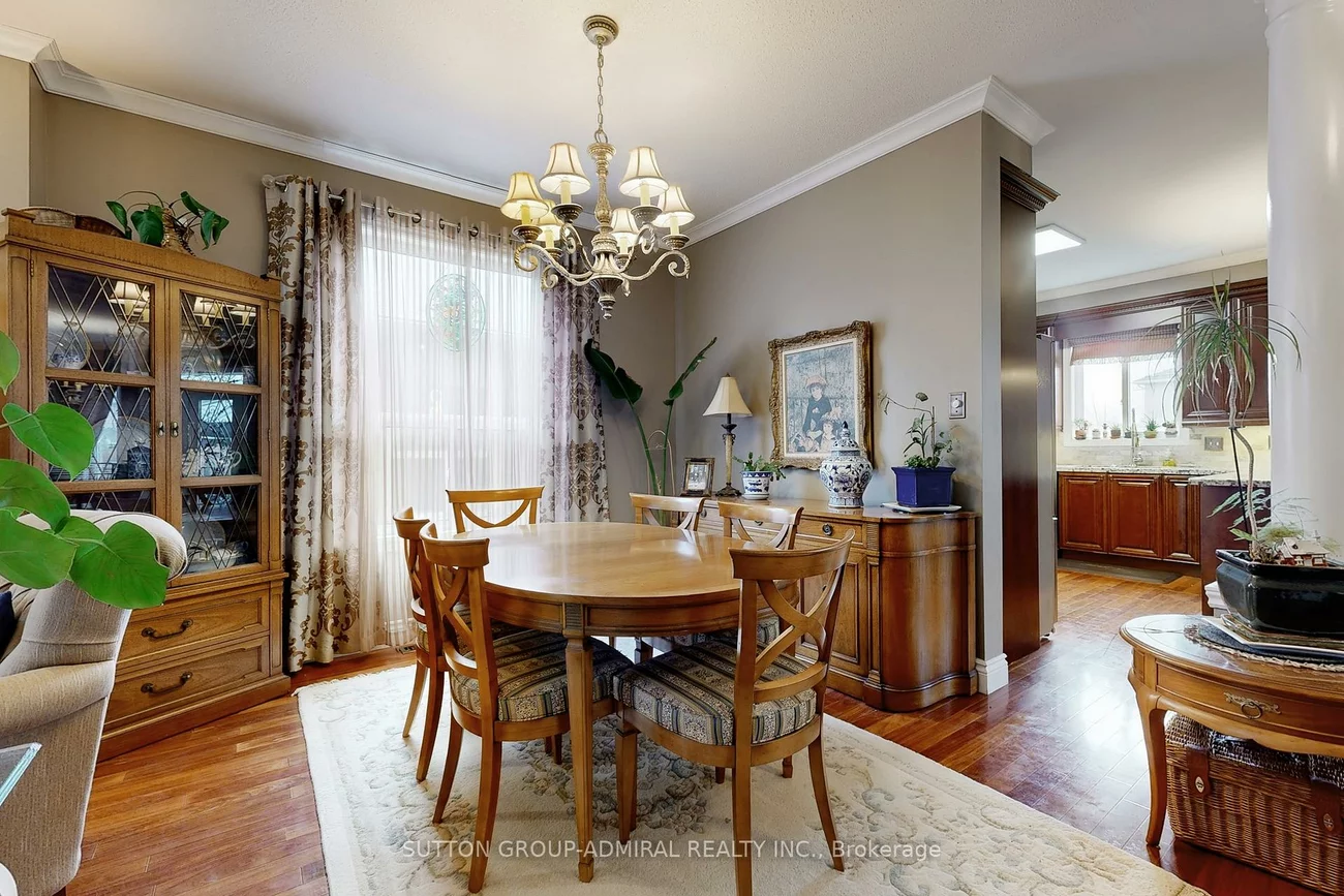 32, Stephanie, Painswick South, Barrie