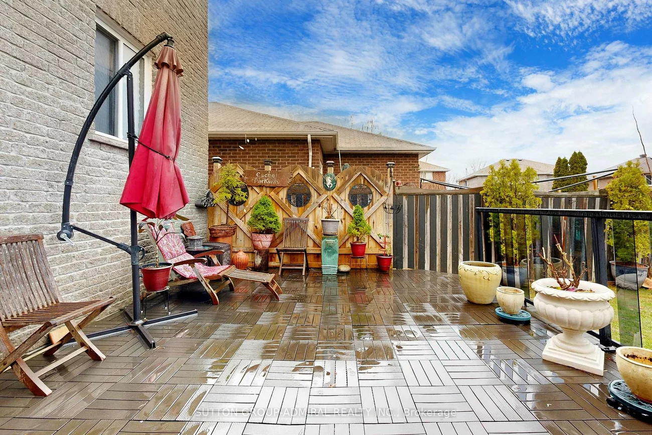 32, Stephanie, Painswick South, Barrie