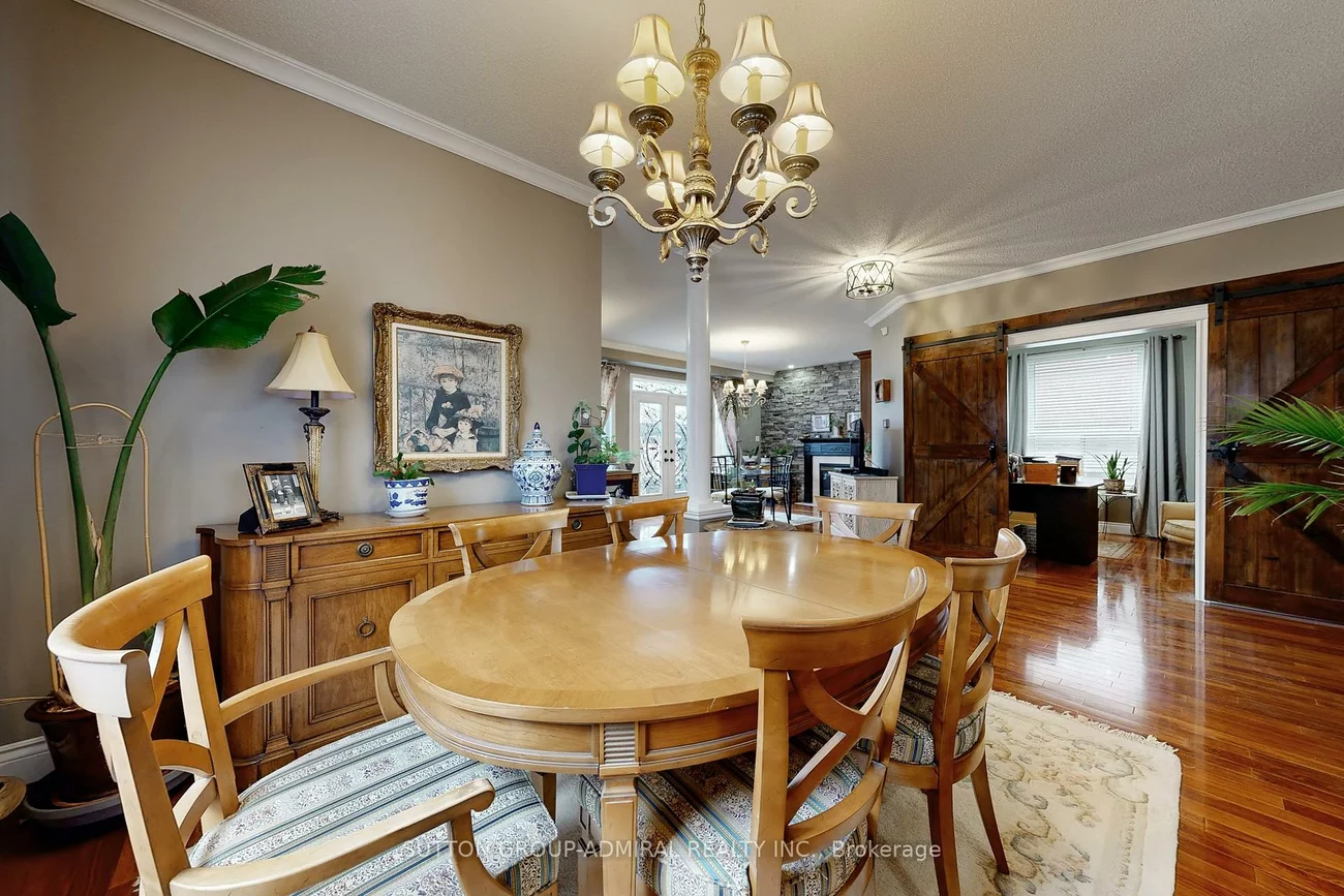 32, Stephanie, Painswick South, Barrie