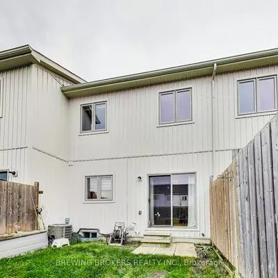 Att/Row/Townhouse, For Lease 33, Pearcey, West Bayfield, Barrie