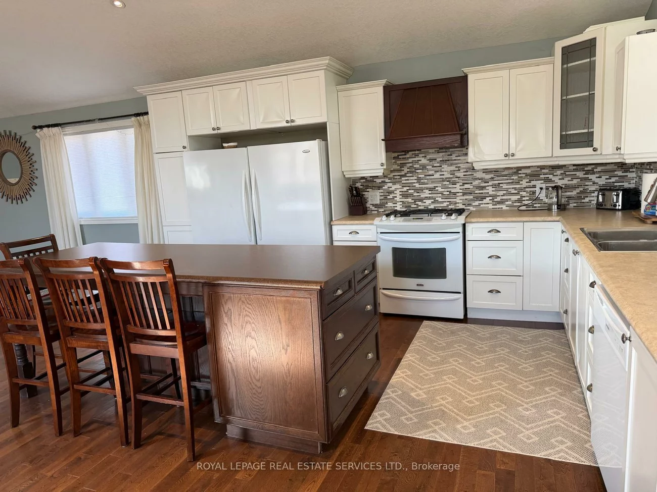 100, Essa, Allandale Centre, Barrie