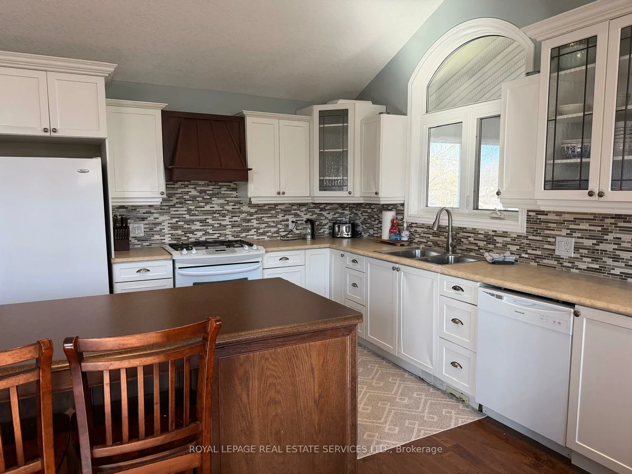 100, Essa, Allandale Centre, Barrie