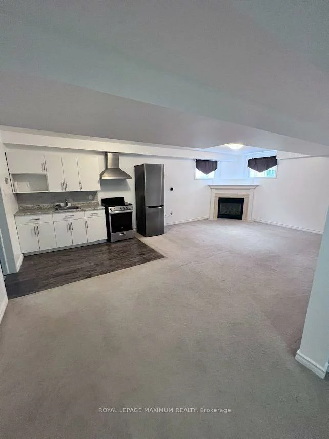 82, Ambler, Georgian Drive, Barrie