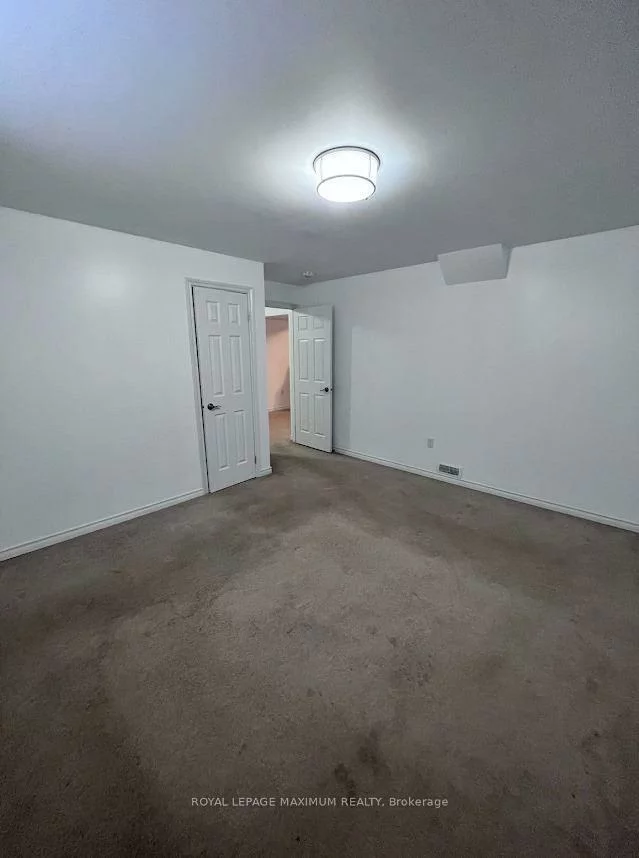 82, Ambler, Georgian Drive, Barrie
