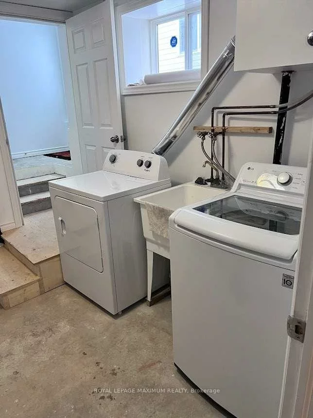 82, Ambler, Georgian Drive, Barrie