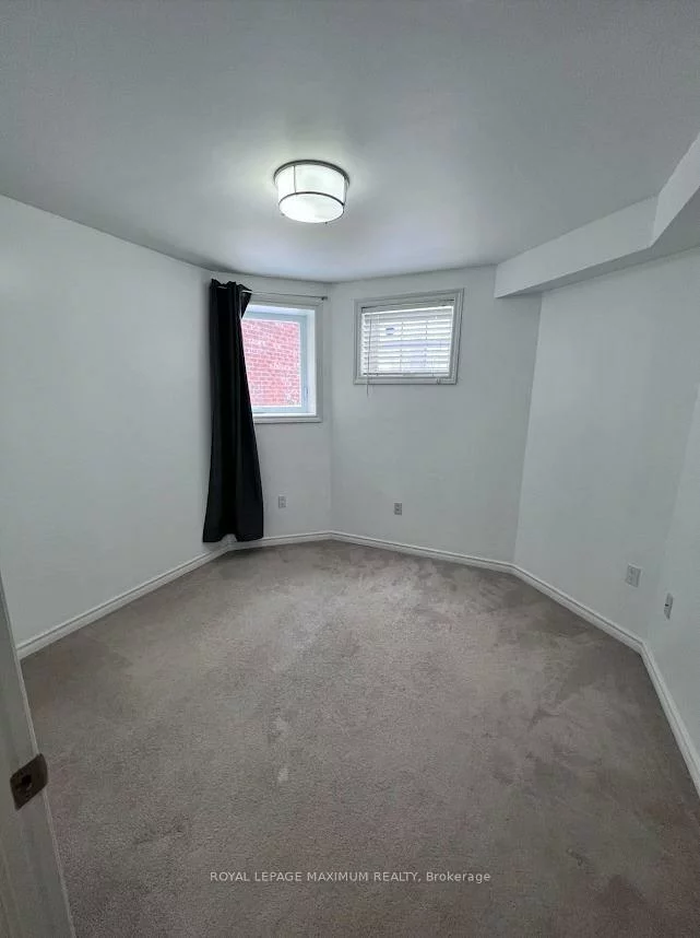82, Ambler, Georgian Drive, Barrie