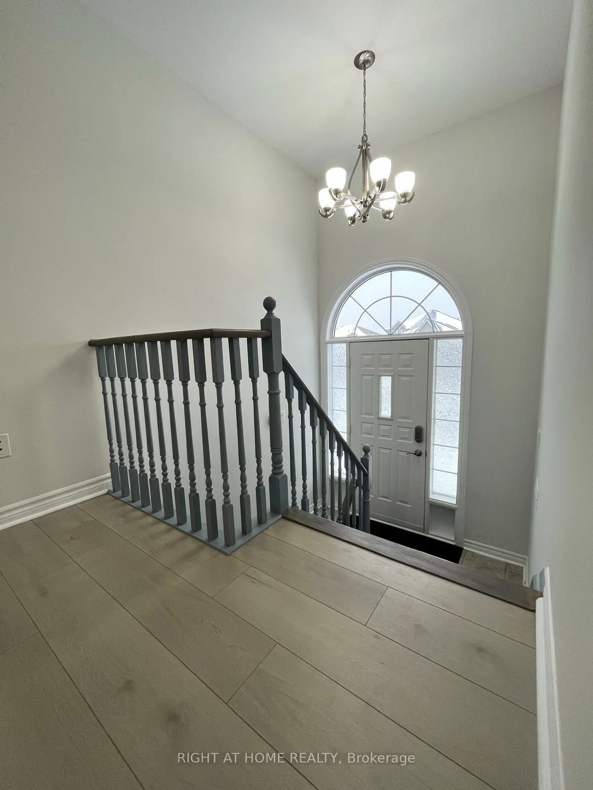 63, Jessica, Painswick South, Barrie