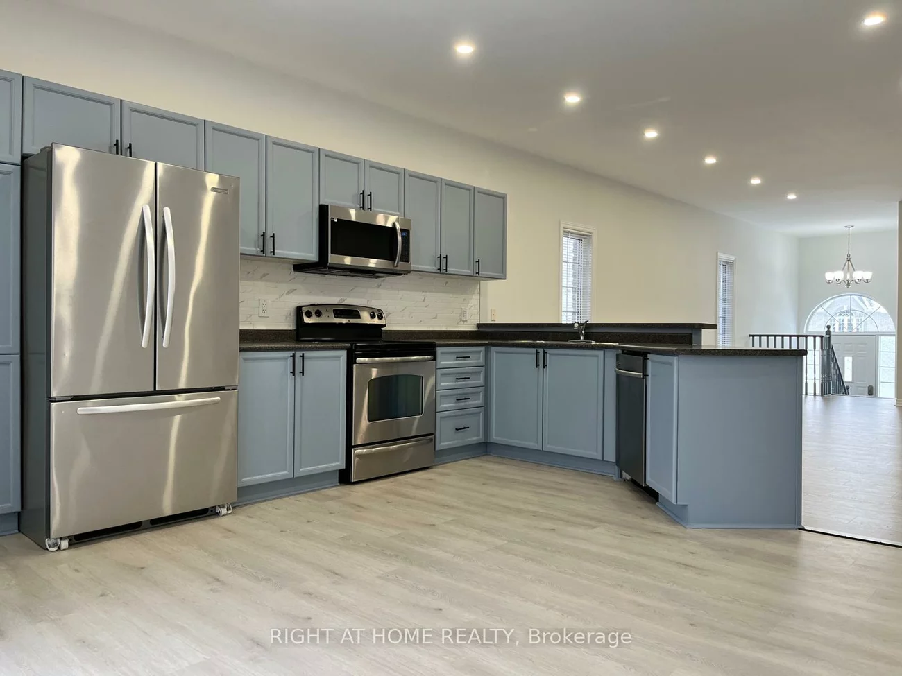 63, Jessica, Painswick South, Barrie