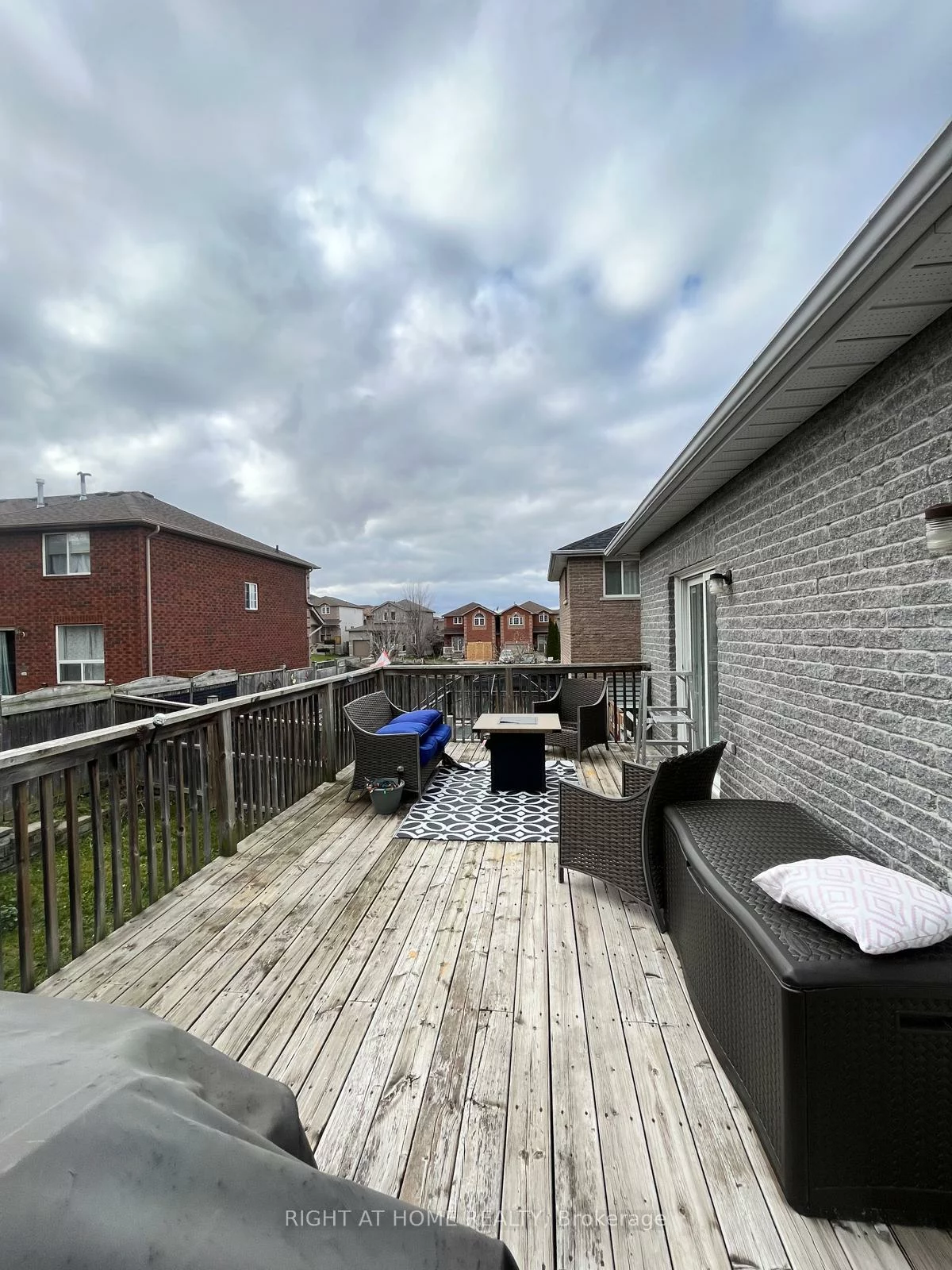 63, Jessica, Painswick South, Barrie