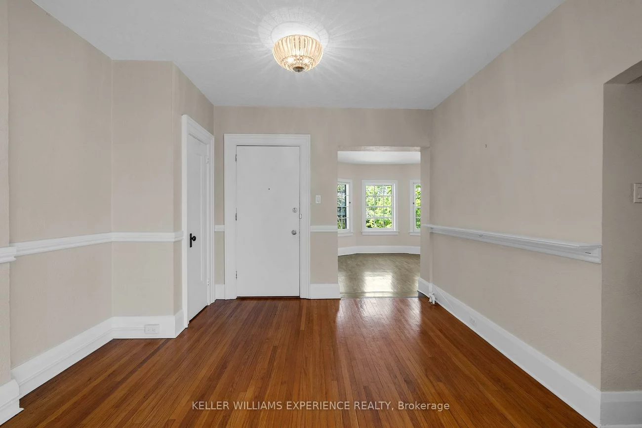 101, Clapperton, Codrington, Barrie