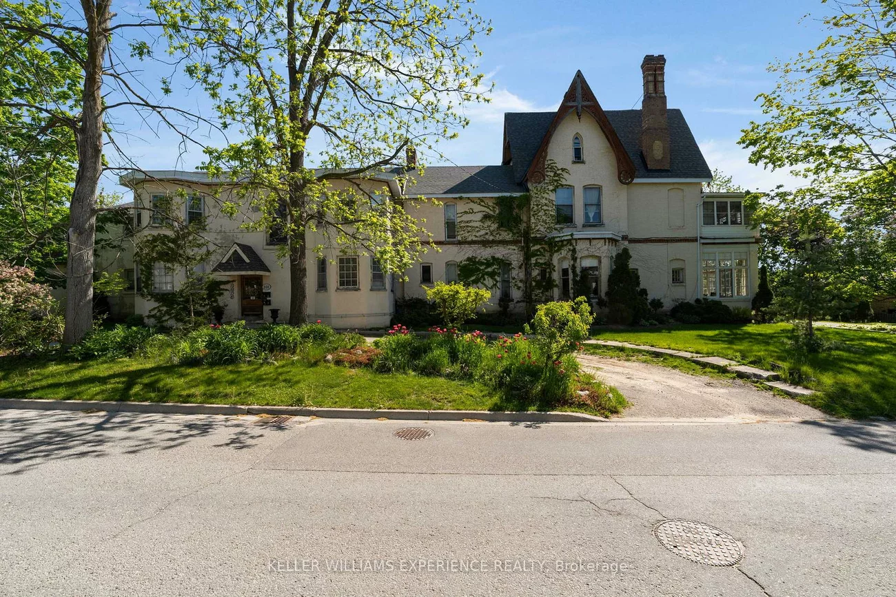 101, Clapperton, Codrington, Barrie