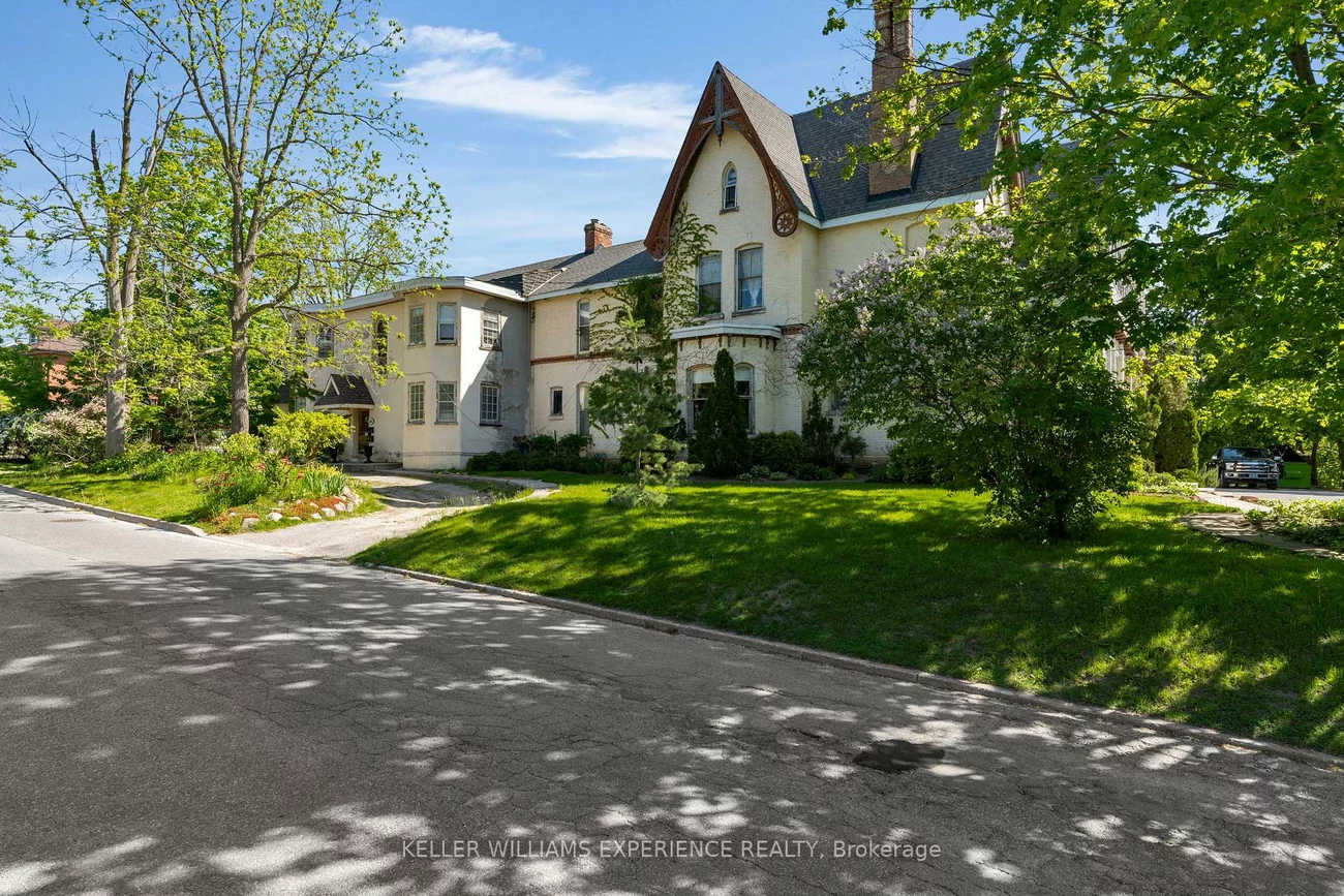 101, Clapperton, Codrington, Barrie