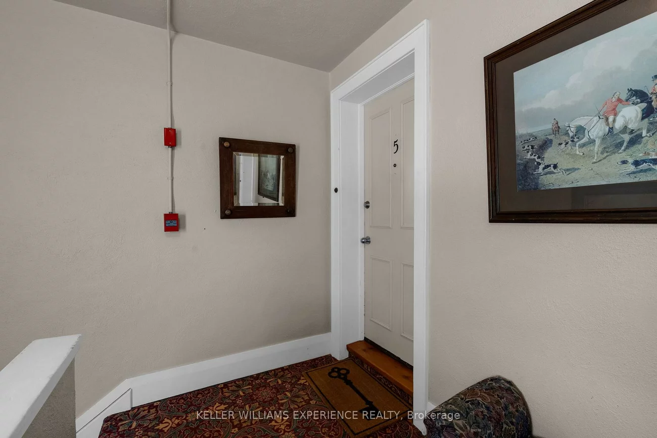 101, Clapperton, Codrington, Barrie