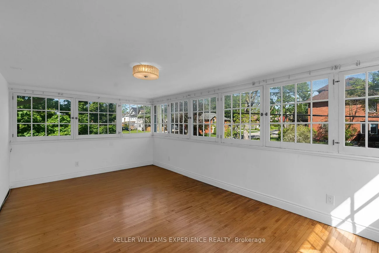 101, Clapperton, Codrington, Barrie