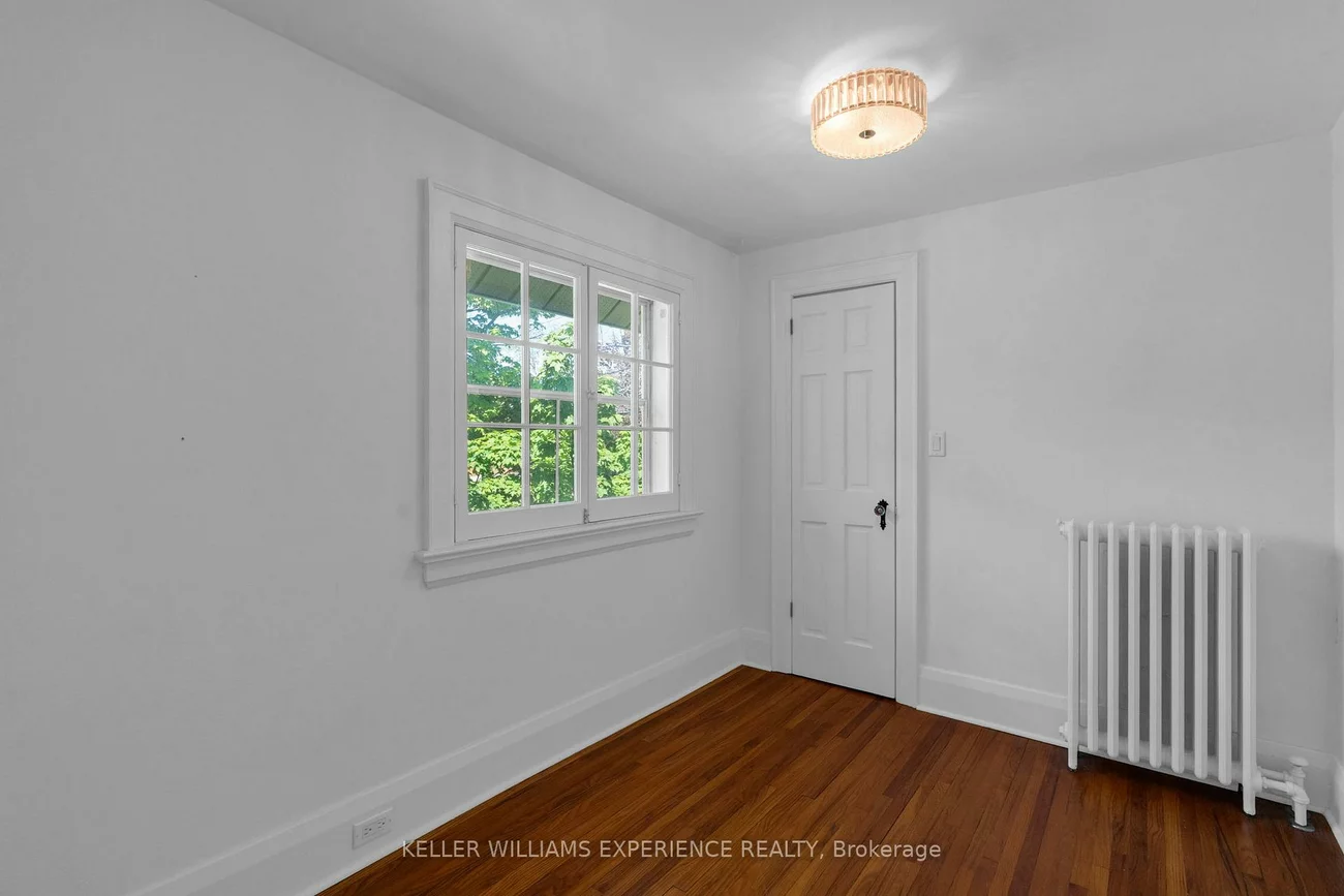 101, Clapperton, Codrington, Barrie