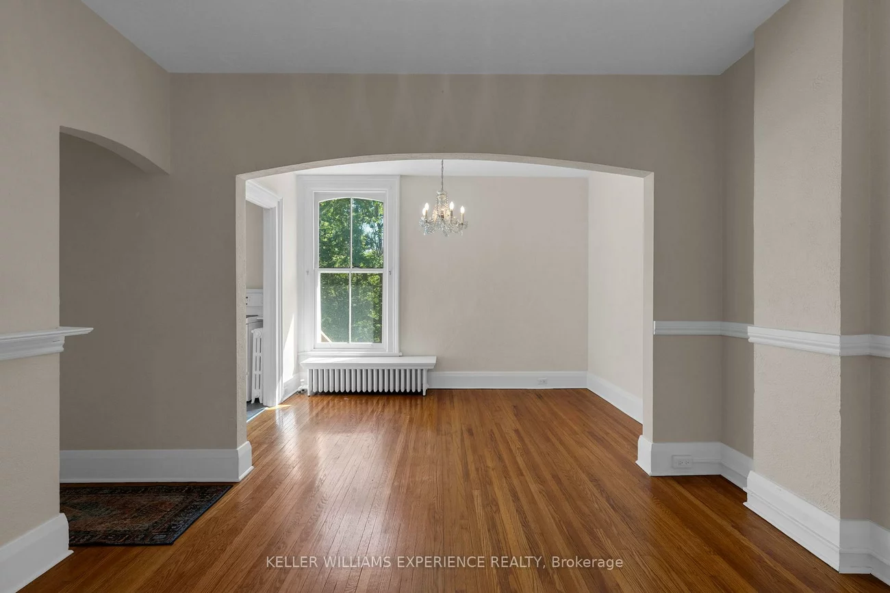 101, Clapperton, Codrington, Barrie