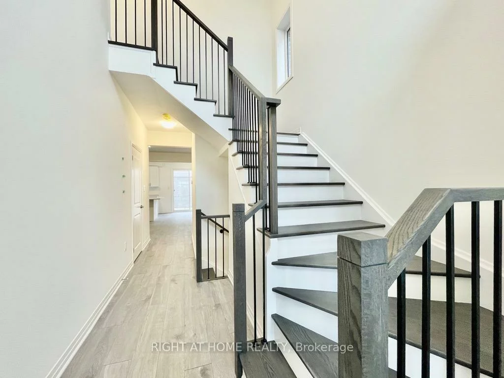 68, West Oak, Rural Barrie Southeast, Barrie