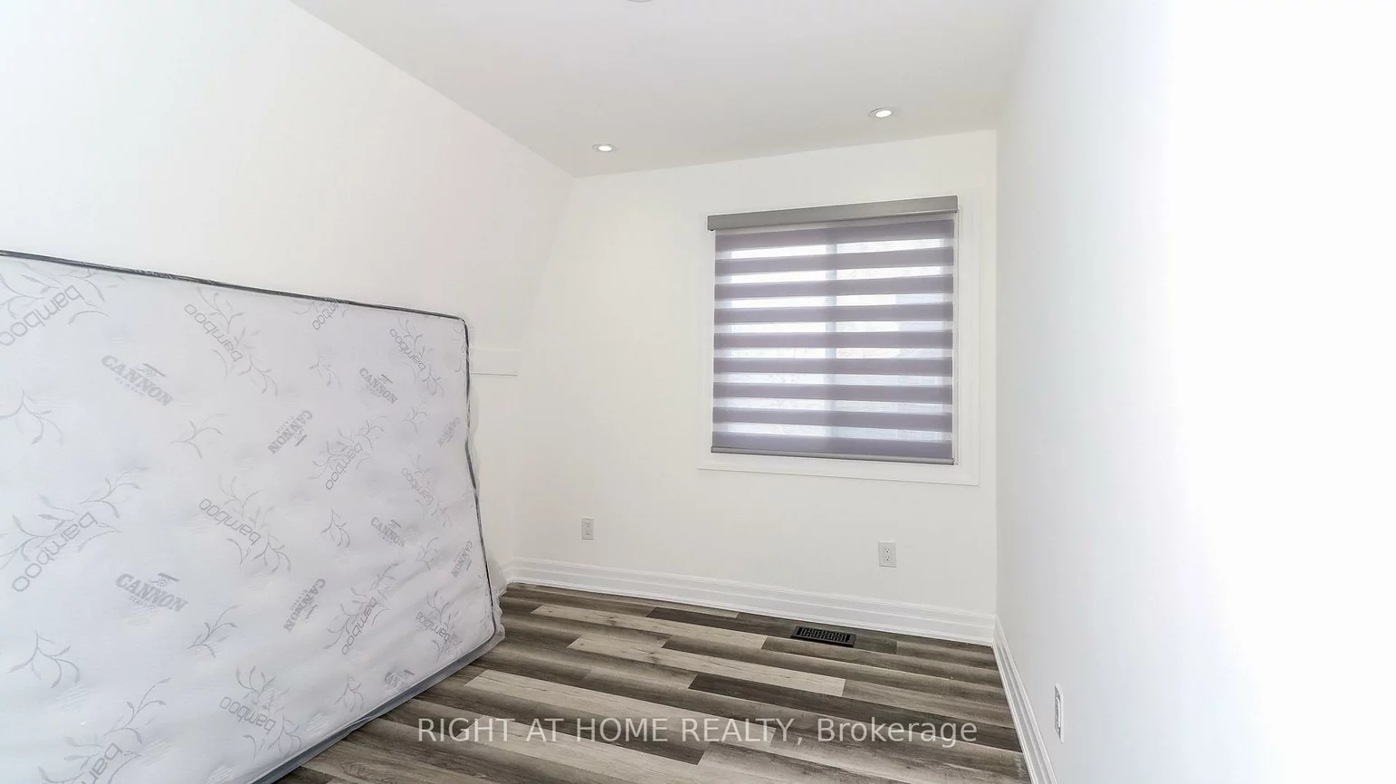 35, Toronto, City Centre, Barrie