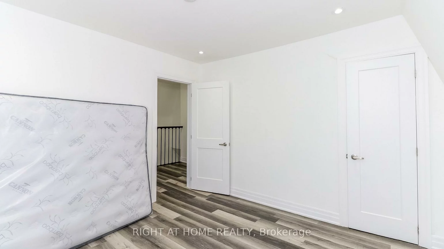 35, Toronto, City Centre, Barrie
