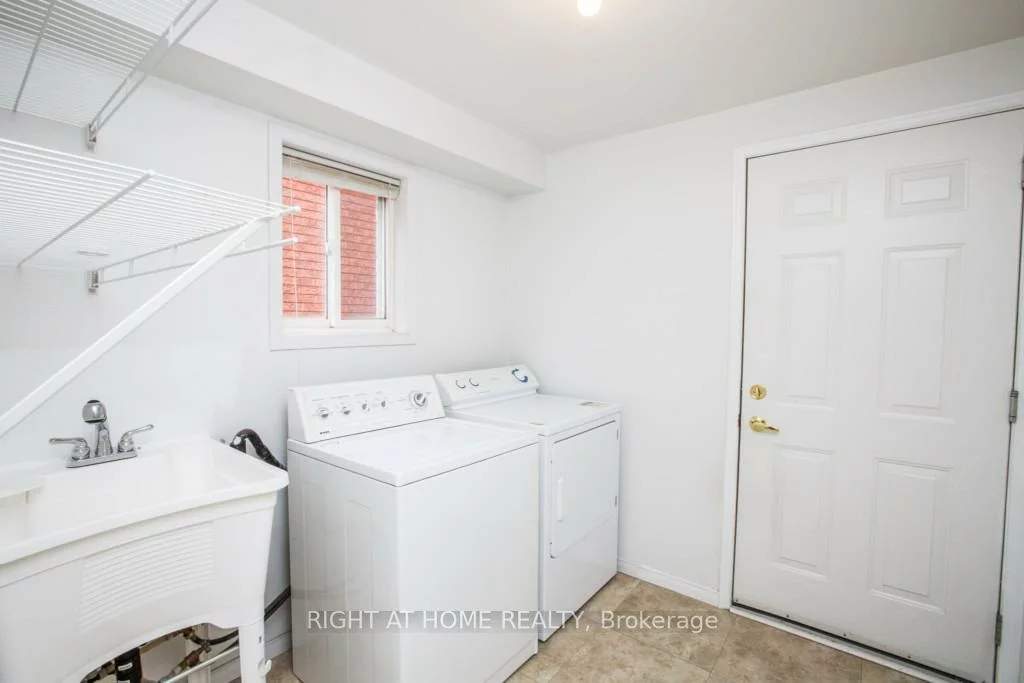 11, Butternut, Holly, Barrie