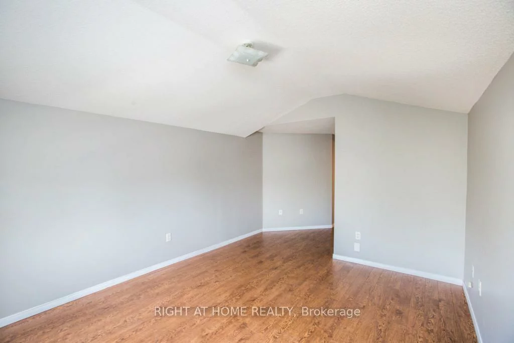 11, Butternut, Holly, Barrie