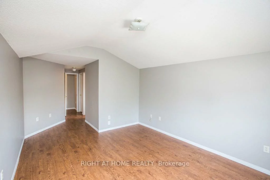 11, Butternut, Holly, Barrie