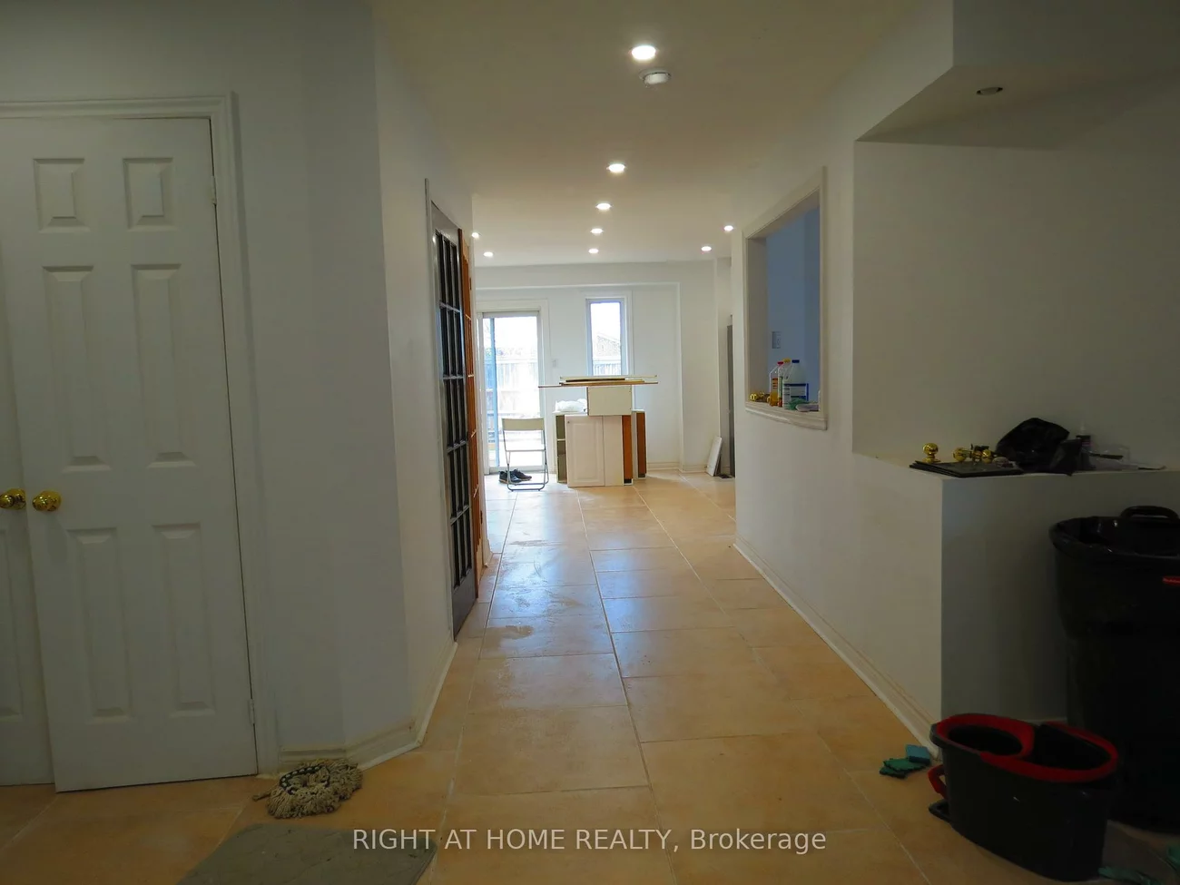 302, Stanley, East Bayfield, Barrie
