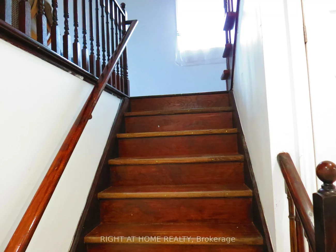 302, Stanley, East Bayfield, Barrie