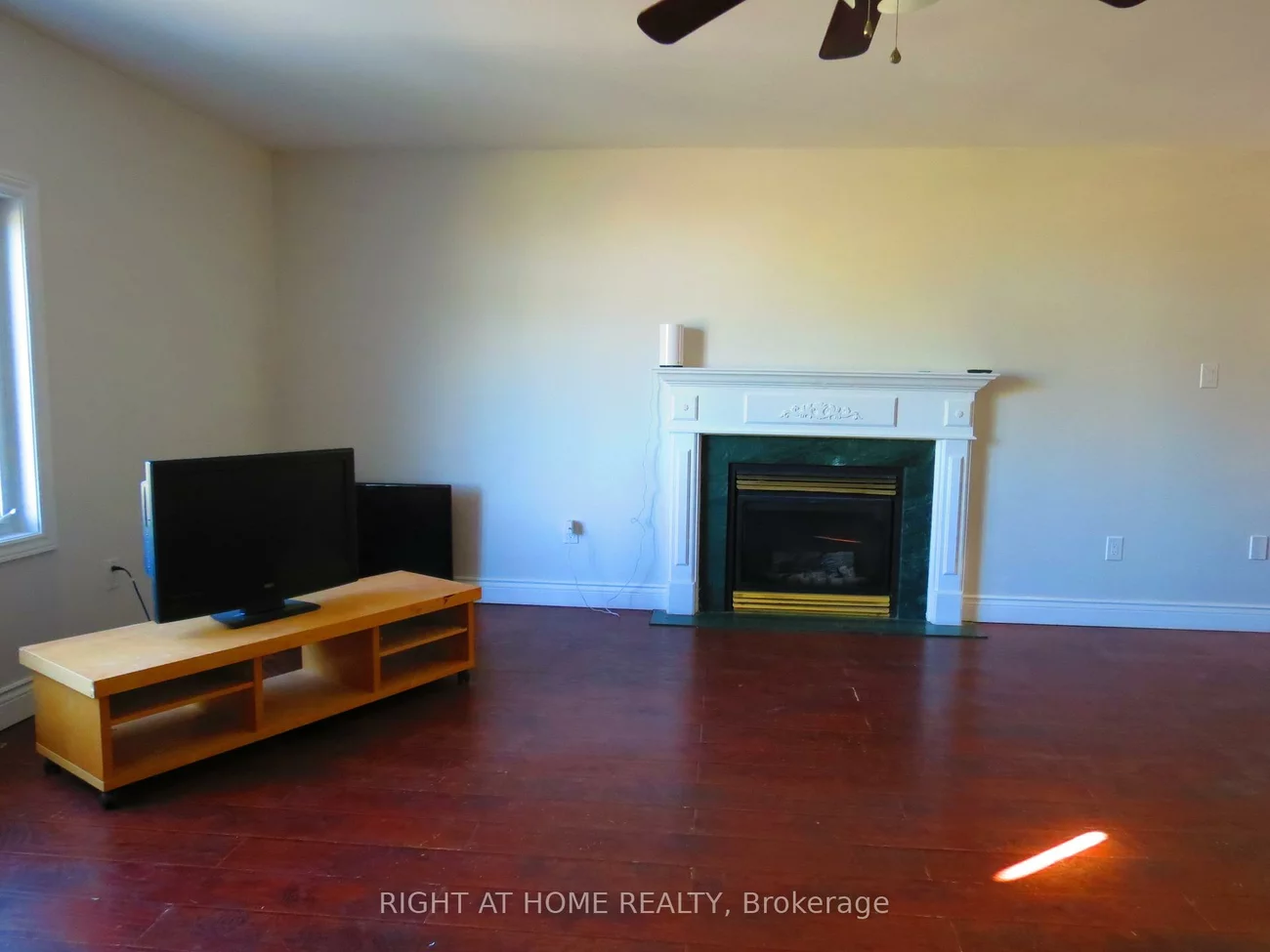 302, Stanley, East Bayfield, Barrie